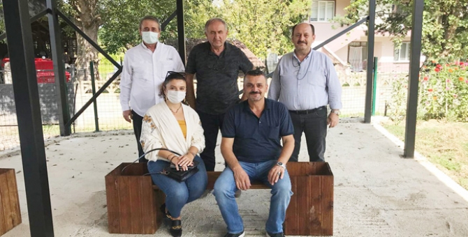 İyi Parti’den Ballıca Köyüne Park Bankı