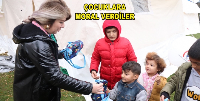 Balon Ve Çanta Hediye Ettiler