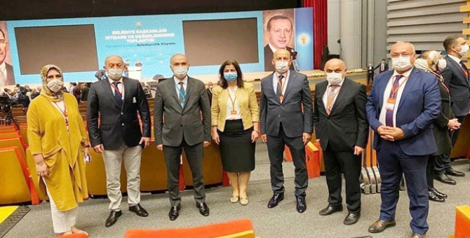 Başkan Özlü Belediye Başkanları Toplantısına Katıldı