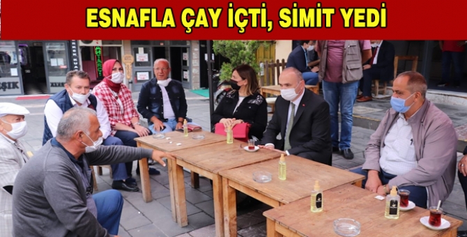 Başkan Özlü Esnafla Sohbet Etti