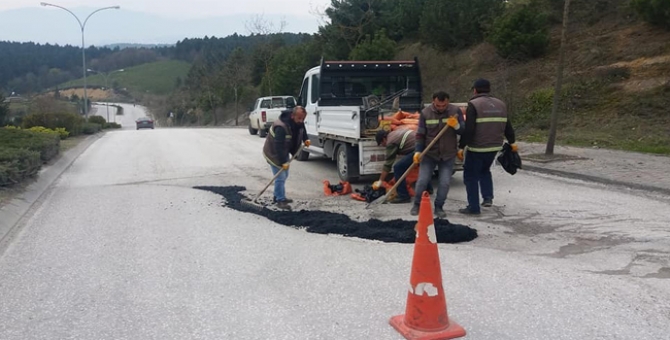 Bozulan Yollarda Onarım Yapılıyor