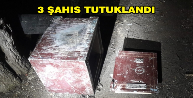 Çaldıkları Kasayla Yakalandılar