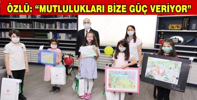 Çocuklara Ödül Verildi