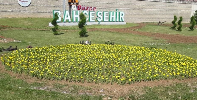 Düzce’de Kazukoğlu Kavşağı Yenilendi