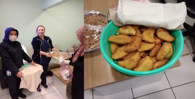 Elleriyle Yaptığını Sağlıkçılara Götürdü