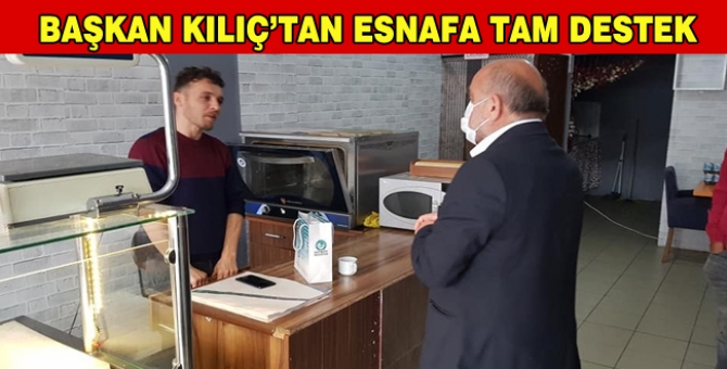 Esnafa Dezenfektan Dağıttı