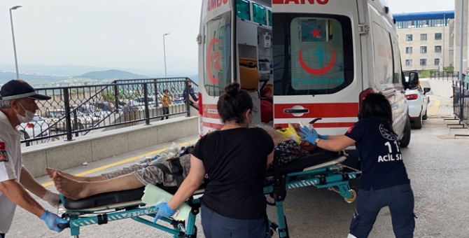 Gözüne Bıçak Saplandı