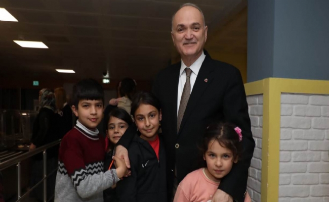 Özlü, Düzce’ye Gelen Depremzedeleri Ziyaret Etti