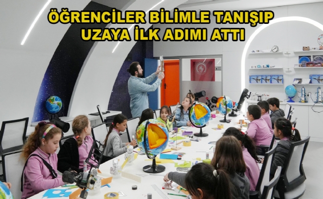 Uzaya İlk Adımı Attılar