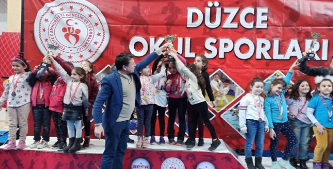 Valilik Kupası Şampiyonları Ödüllendirildi